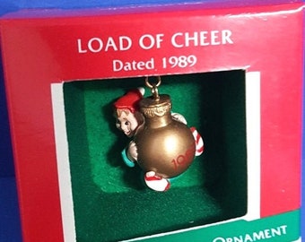 Hallmark /"Busy Carver/" Miniature Ornament 1990