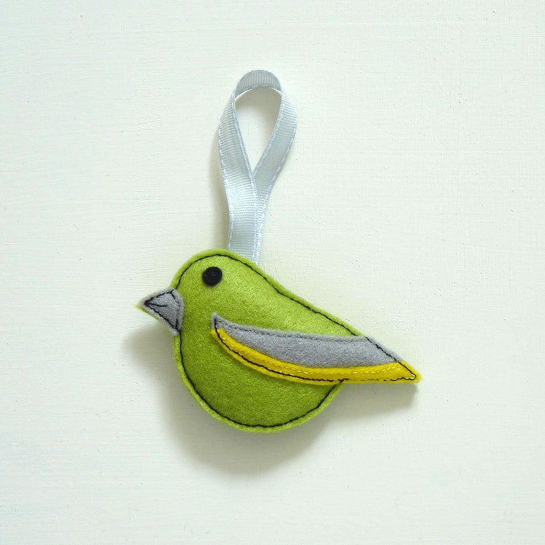 Greenfinch garden bird felt hanging decoration image 2