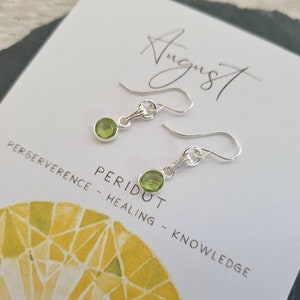 Boucles d'oreilles en argent sterling avec péridot : bijoux avec pierre de naissance du mois d'août