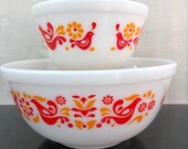 Pyrex Friendship mixing bowls