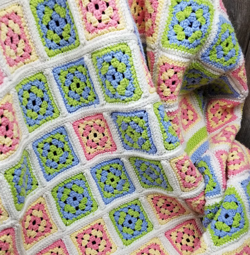 Beautiful Vintage Hand Crocheted Granny Square Throw Blanket image 2