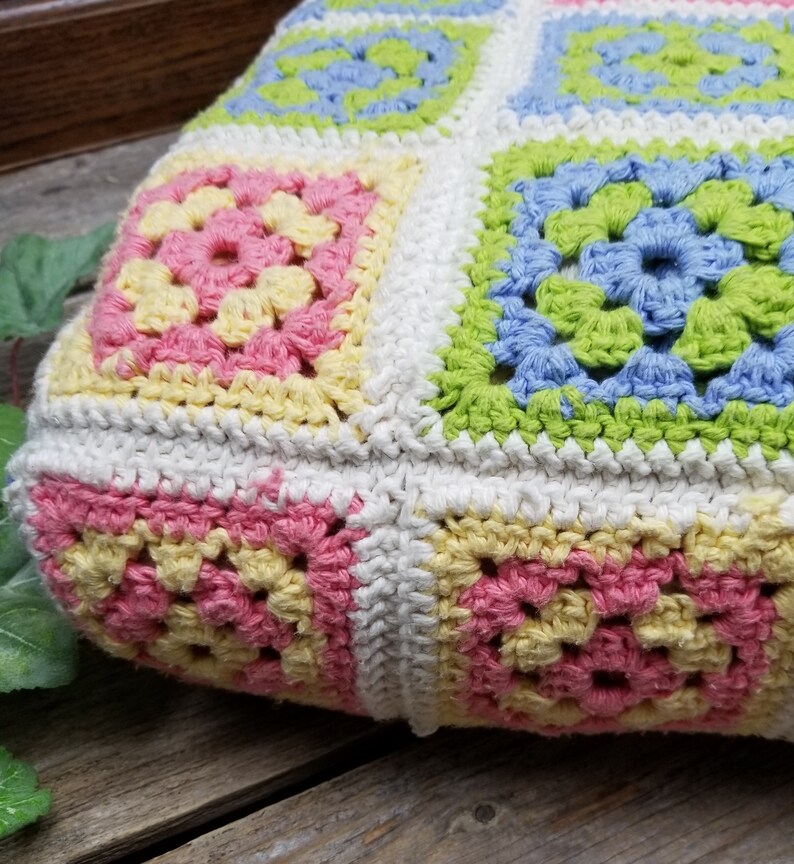 Beautiful Vintage Hand Crocheted Granny Square Throw Blanket image 3