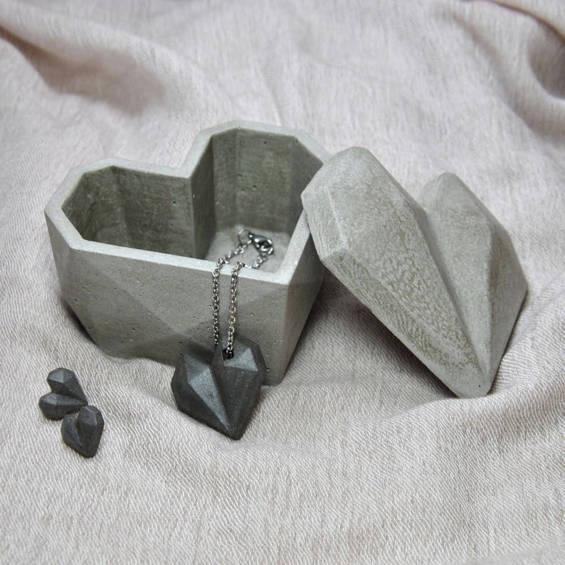 Heart box Concrete jewelry box black white grey and pink Etsy