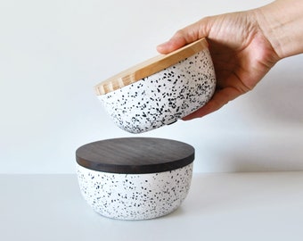 Terrazzo bowl with wooden lid, Round Concrete Display box, Salt & Pepper Pinch Pots, Modern cement Circle box, Coffee Table Decor, Beton