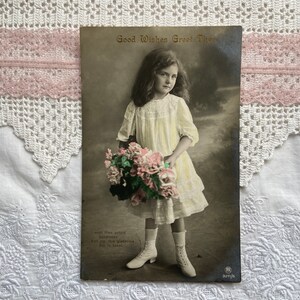 Antieke ansichtkaart, meisje ansichtkaart, onnoemelijk geluk, vintage verjaardagskaart, meisje met roze rozen, antieke getinte foto (rppc/gr24)