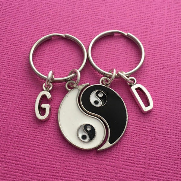 Matching Keychains for Couples, Yin Yang Keychains, Ying Yang Keyrings, Guy and Girl Best Friends, His & Hers Keyring Set, 2 Cousins Gift