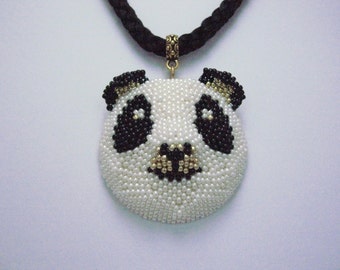 Tutorial Giant Panda Peyote Pendant and Brooch Pin in Size 11/o seed beads. Original design by Butterfly Bead Kits