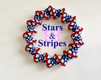 Tutorial Stars and Stripes Bangle Peyote Pattern based on the Cellini Spiral. A chunky bangle made from 6 sizes of seed beads