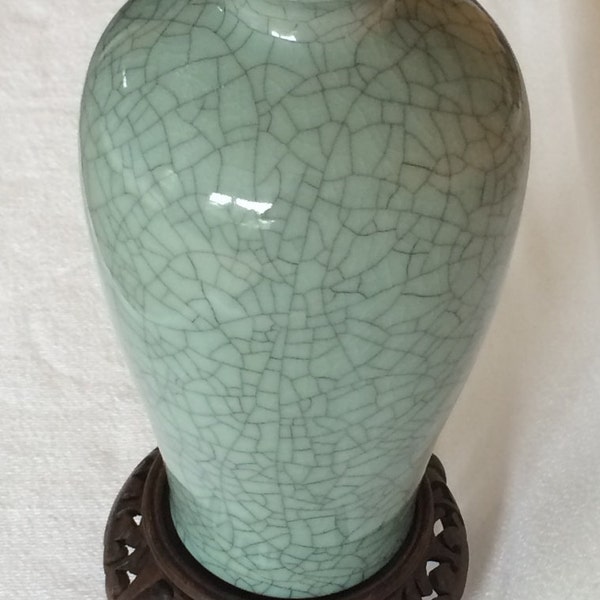 Oriental Chinese An Elegantly-Shaped Chinese Celadon Crackle Glazed Meiping Vase