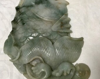 翡翠 魚の彫刻 木製台座付き 木製の台座が付いた美しい古い翡翠の魚の像 - Etsy 日本
