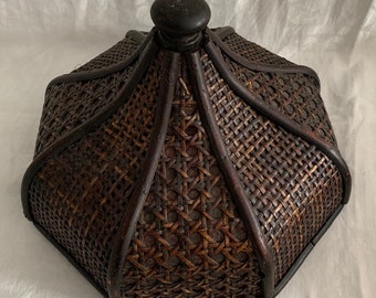 Vintage Chinese Octagonal Brown Woven Wicker Wedding Tea Pot Shape Decorative Container