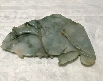 木製の台座が付いた美しい古い翡翠の魚の像 - Etsy 日本