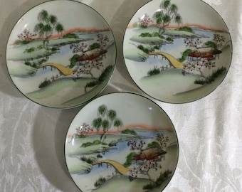 Speciale selectie van 3 Japanse Vintage handgeschilderde keramische platen
