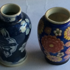 Fine Nicely Decorated Classical Imari and Blue White Porcelain Vases with Floral Decoration