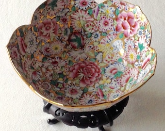 Antique 19th Century  Chinese Export Porcelain with "Mille Fleur" Decoration Gold Gilt Display Bowl