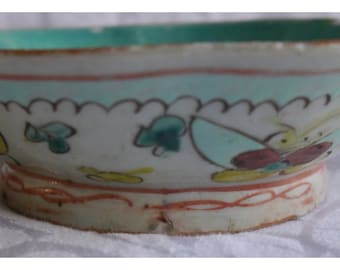 Chinese Antique Hand Paint Famille Rose Porcelain Scalloped Bowl