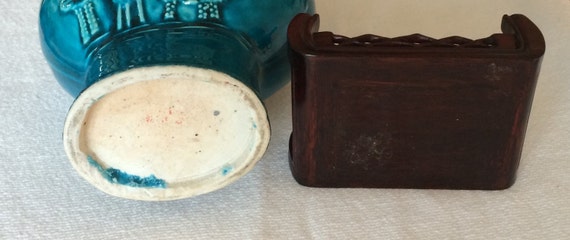 Chinese Vintage Porcelain Turquoise Crackle Glaze Relief