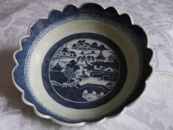 Qing Dynasty - 18th century Antique Chinese  Blue & White Porcelain Bowl