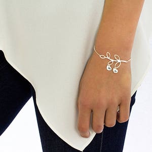 Personalized gift for Grandma, Family tree bracelet, Grandma gift, Initial Mothers bracelet sterling silver, Gift for women, Tree BRANCH