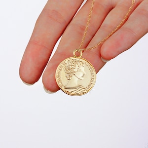 Queen necklace, Medallion necklace, Queen Elizabeth II, Gold Coin necklace, Statement necklace, Coin necklace, Necklaces for women, TK-5