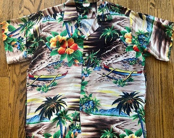 1950s Rayon Scenic Outrigger And Hibiscus Print Hawaiian / Aloha Shirt By Pali Medium