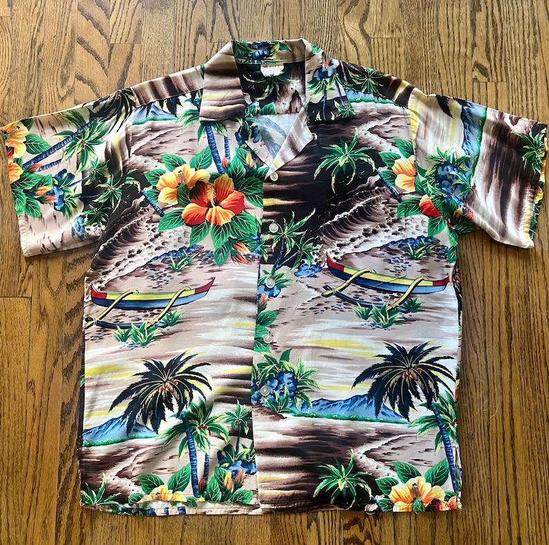 1950s Rayon Scenic Outrigger And Hibiscus Print Hawaiian / Aloha Shirt By Pali Medium image 1