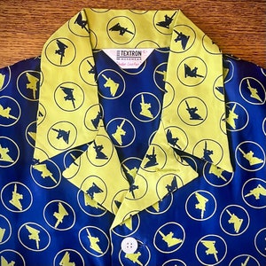 Fantastic Dead Stock Late 1940s / Early 1950s Day-Glo Chartreuse And Navy Cold Rayon Unicorn Print Pajamas Large image 4
