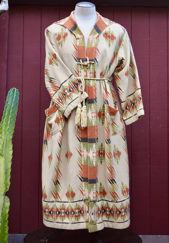 Stunning 1930s Native American Print Flannel Beaco