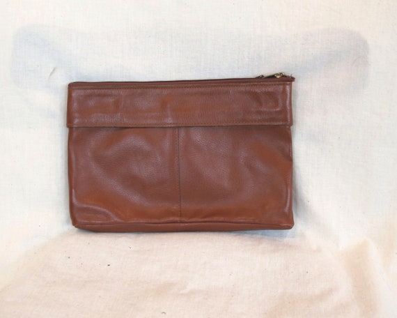 Vintage 70s Brown Camel Leather Wristlet Clutch w… - image 2