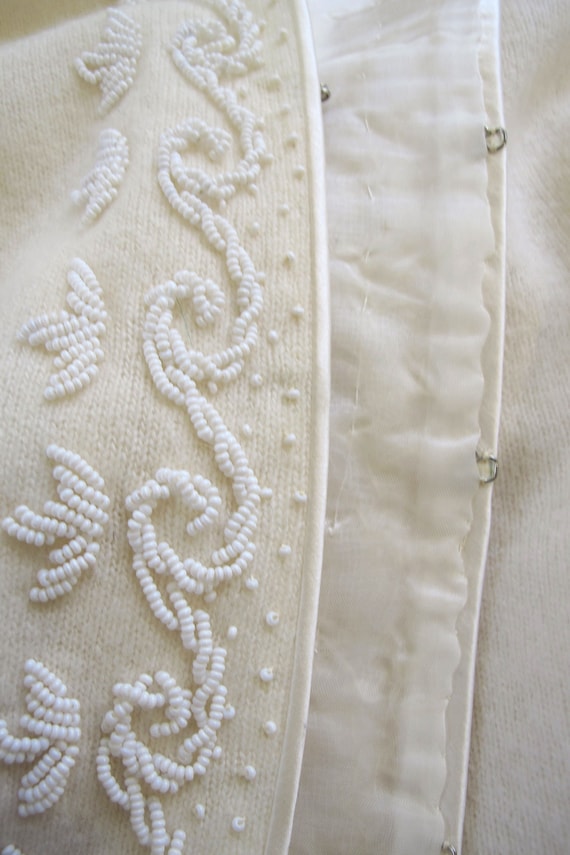 Gorgeous Vintage 50s Sweet Angora Beaded Ivory Ca… - image 9