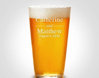 Beer Glass Set Wedding Gift, Custom Beer Glasses, Mr and Mrs Mugs for Beer Lovers, Engraved Pint Glass, Beer Mugs Engagement Gift for Him