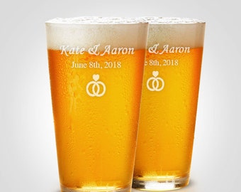 ビールグラス、パイントグラス、カスタムビールグラス、ガラス製ビールジョッキ、彫刻入りビールジョッキ、パーソナライズパイントグラス、パーソナライズビールジョッキ、カップル
