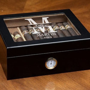 Gravur Humidor, ZigarrenFeuerzeug, Zigarrenfeuerzeug, Personalisierter Zigarren Humidor, Personalisierter Aschenbecher, Benutzerdefiniertes Humidor Geschenkset für Ihn, Zigarrenbox leer, Schwarz Bild 1