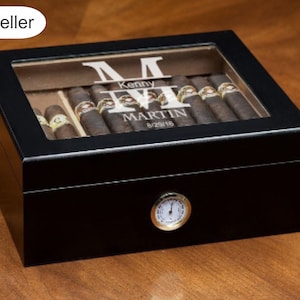 Czarny humidor grawerowany | Pudełko humidorowe z akcesoriami do cygar | Duży humidor z higrometrem | Przechowywanie humidora na 50 cygar | Humidor na prezent