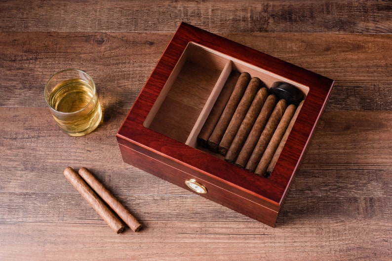 Gravur Humidor, ZigarrenFeuerzeug, Zigarrenfeuerzeug, Personalisierter Zigarren Humidor, Personalisierter Aschenbecher, Benutzerdefiniertes Humidor Geschenkset für Ihn, Zigarrenbox leer, Schwarz Bild 5