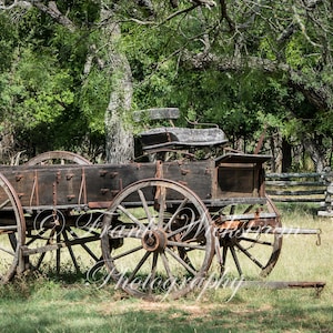 Horse Drawn Wagon / Farm Wagon / Ranch Wagon / Antique Wooden Wagon / Antique Farm Equipment