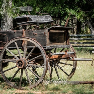 Horse Drawn Wagon / Farm Wagon / Ranch Wagon / Antique Wooden Wagon / Antique Farm Equipment