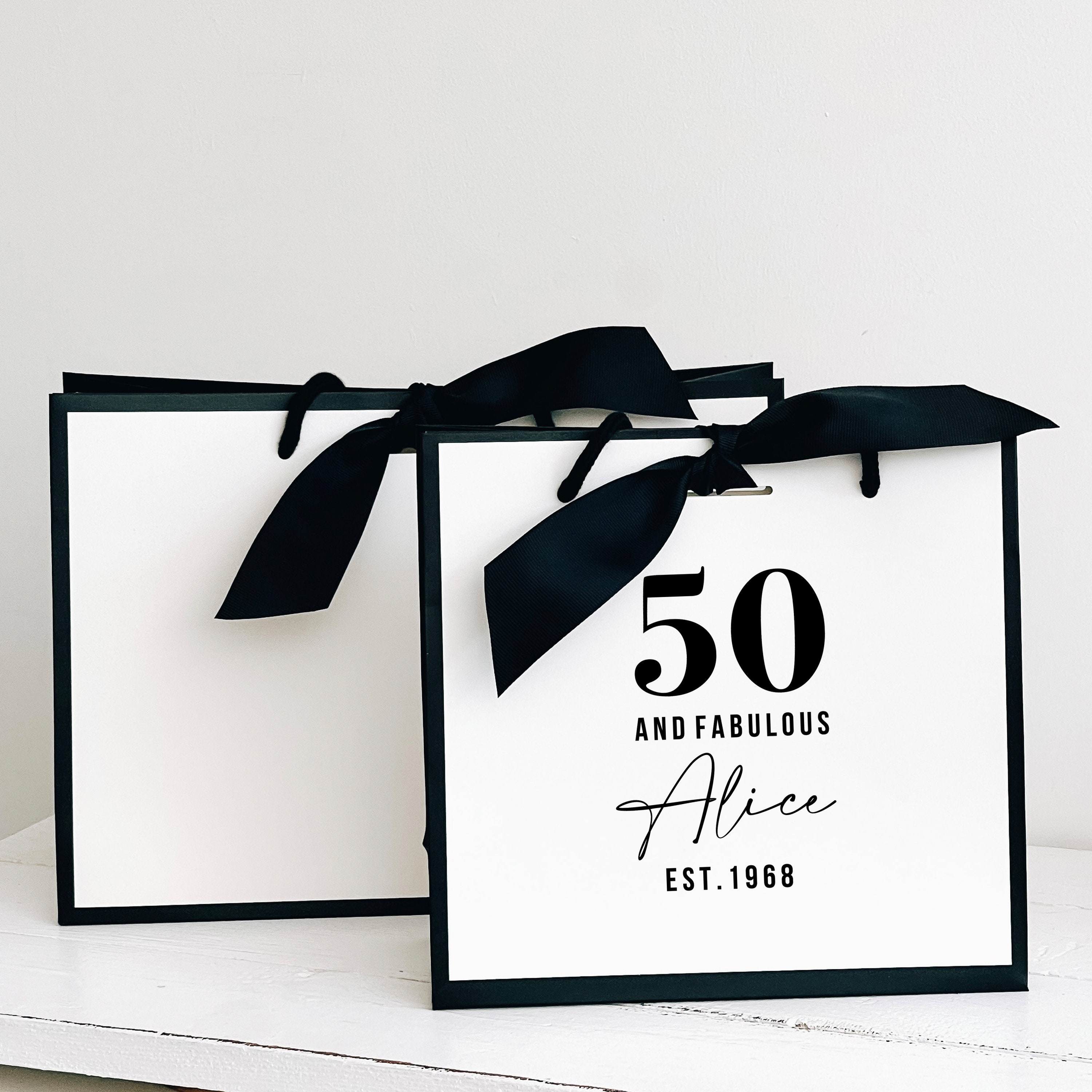 30th Birthday Gifts For Her, Cosmetic Bag And Keychain, 30 Year Old Birthday  Gifts For Women Daughter Sister Bestie - Temu