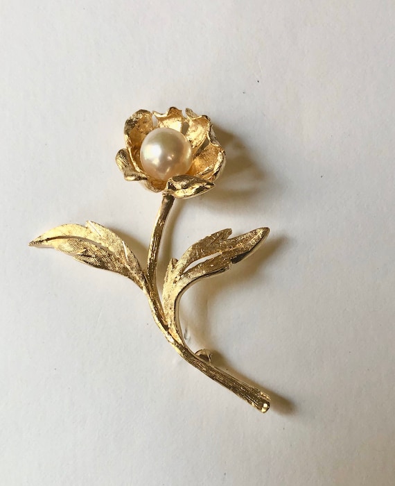 Stunning 14k Gold Poppy Pin With Pearl - image 1