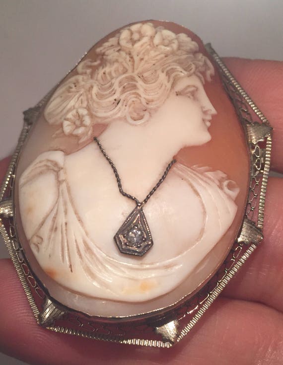 Antique Cameo Brooch en habille with diamond and … - image 3