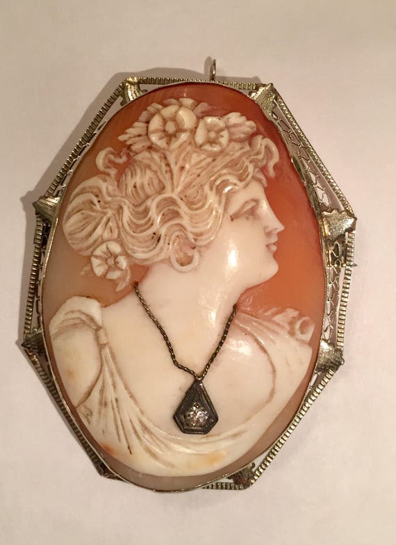 Antique Cameo Brooch en habille with diamond and … - image 1