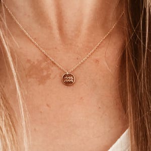 14/20 ゴールドフィルまたはスターリングシルバーのオーシャンウォーターウェーブ刻印ネックレス