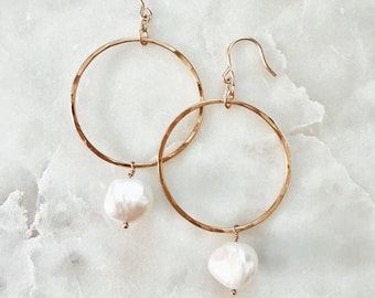 Hanging Pearl Hoop Earrings made with Freshwater Pearl and 14/20 Gold Fill