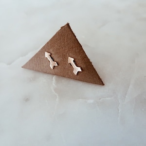 Gold Arrow Stud Earrings in 14/20 Gold Fill