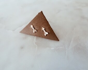 Gold Arrow Stud Earrings in 14/20 Gold Fill