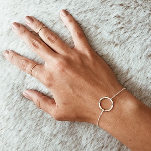 Hammered Infinity Circle Bracelet in 14/20 Gold-fill or Sterling Silver