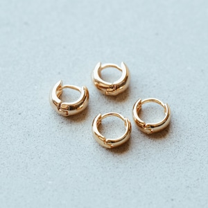 Huggie Hoop Earrings in 14/20 Gold Fill