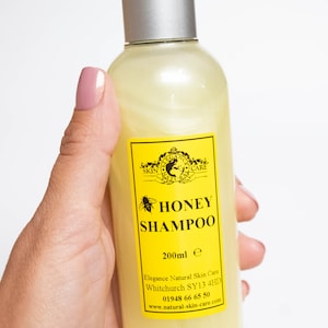 Honey Shampoo 200ml Hydrate Cleanse Scalp Gentle Delicate Lightly Fragranced Natural Hair Wash Handmade in rural British Countryside GB UK