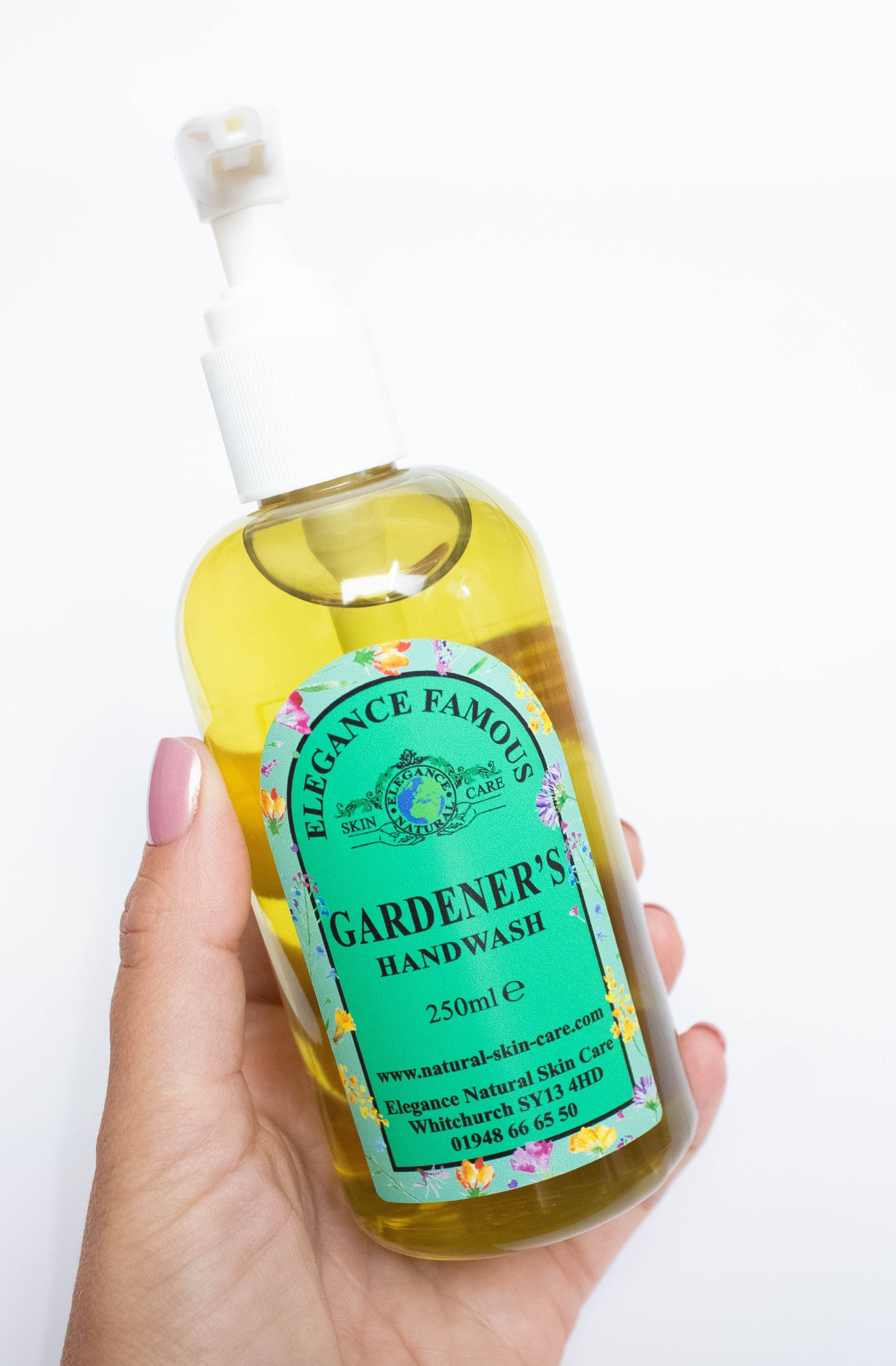 Famous Gardeners Hand Wash 250ml Garden Berries Scent Natural Handwash ...