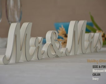 Mr & Mrs, Mr and Mrs, Mr and Mrs Sign